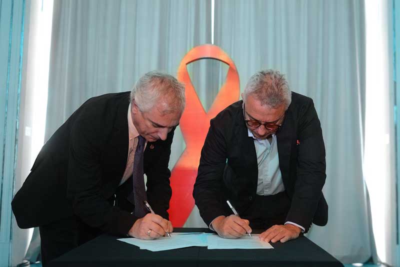 Firma de la Declaración de París - VIH