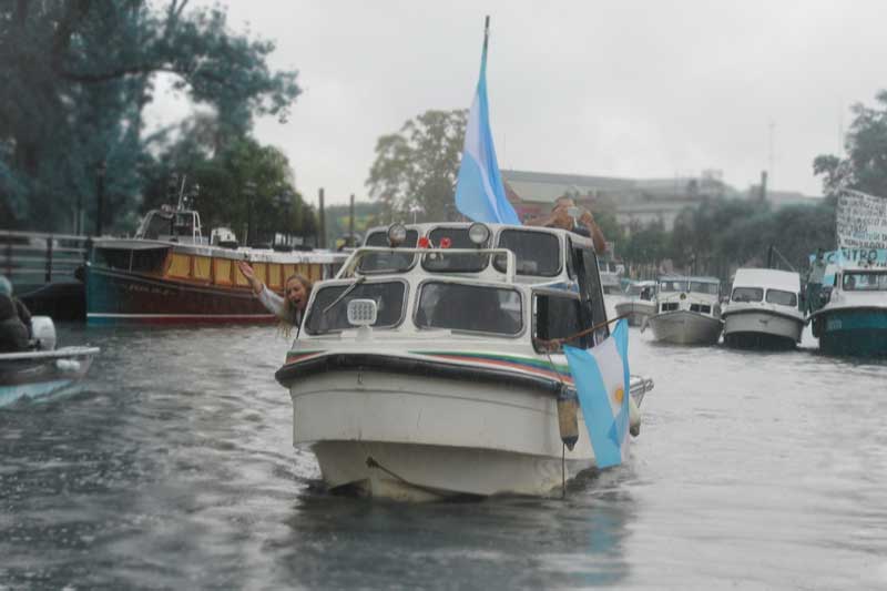 Corte de Río Tigre por Transporte Fluvial